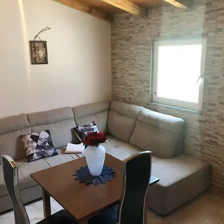 Apartment Ante